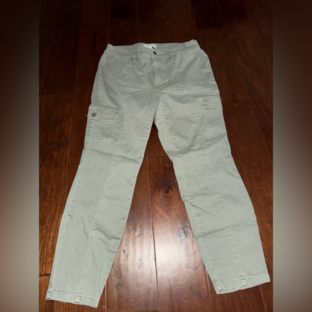 NWOT White House Black Market Light Army Green Pants Size 8